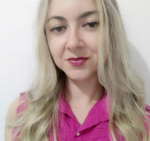 Profile picture for user Nadine de Oliveira
